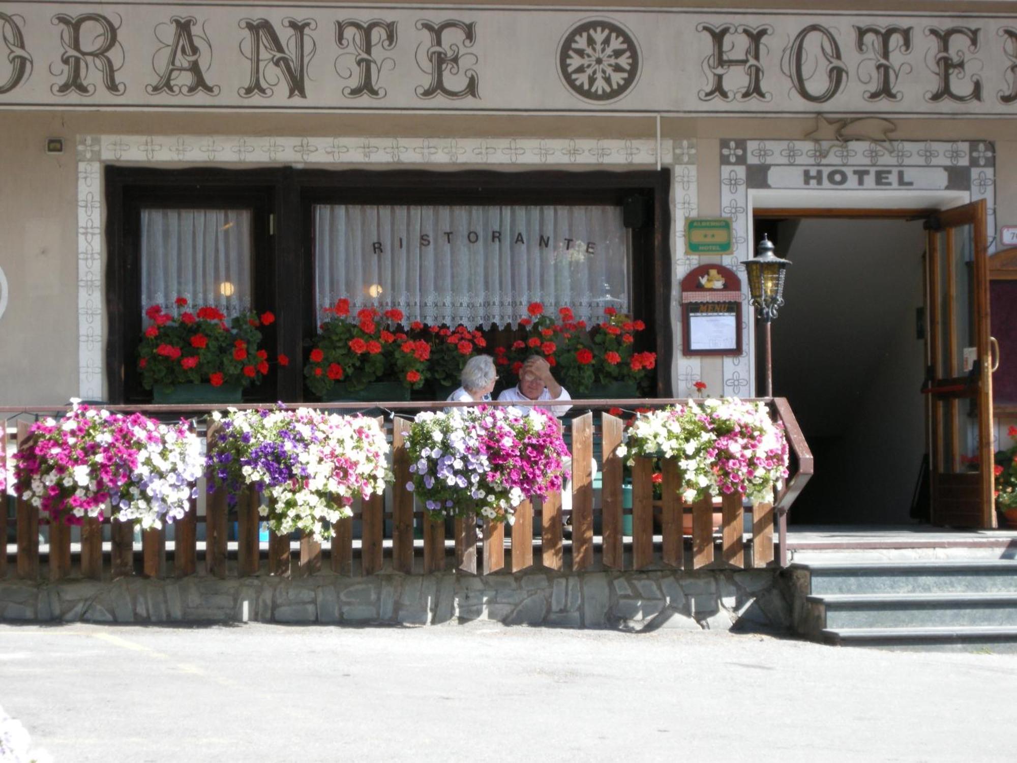 Hotel Federia Livigno Exterior foto
